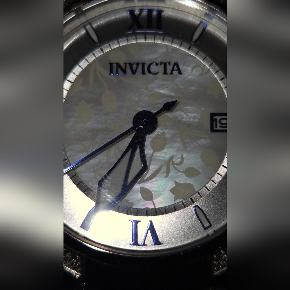 SOLDInvicta Angel Women Watch Mother of Pearl 40mm, Steel (27082)🤑FINAL PRICE🤑 - Picture 2 of 5